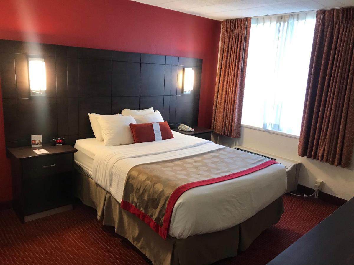 Ramada By Wyndham Ligonier Hotel Exterior photo