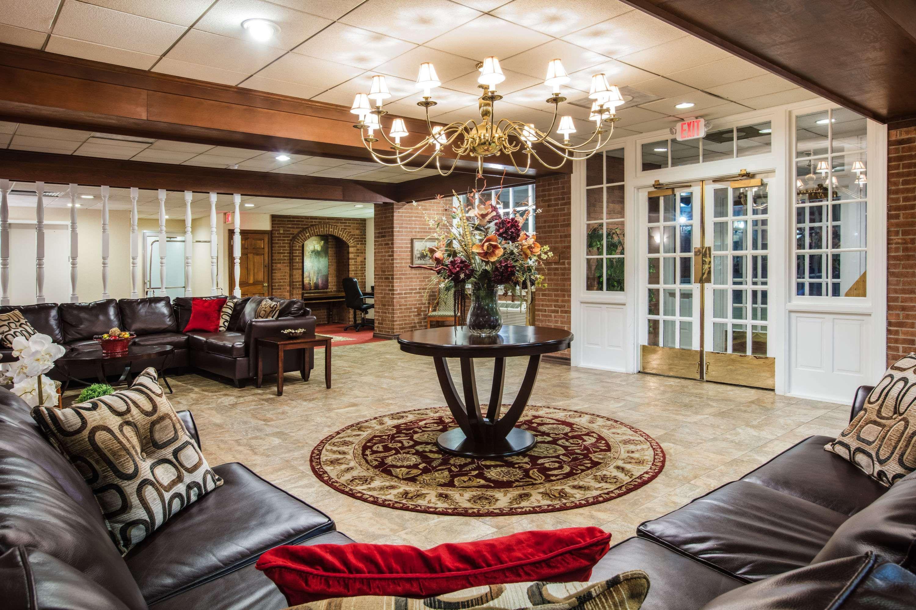 Ramada By Wyndham Ligonier Hotel Exterior photo